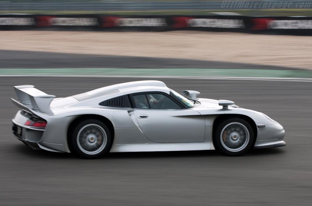 2.21. Porsche 996 GT1